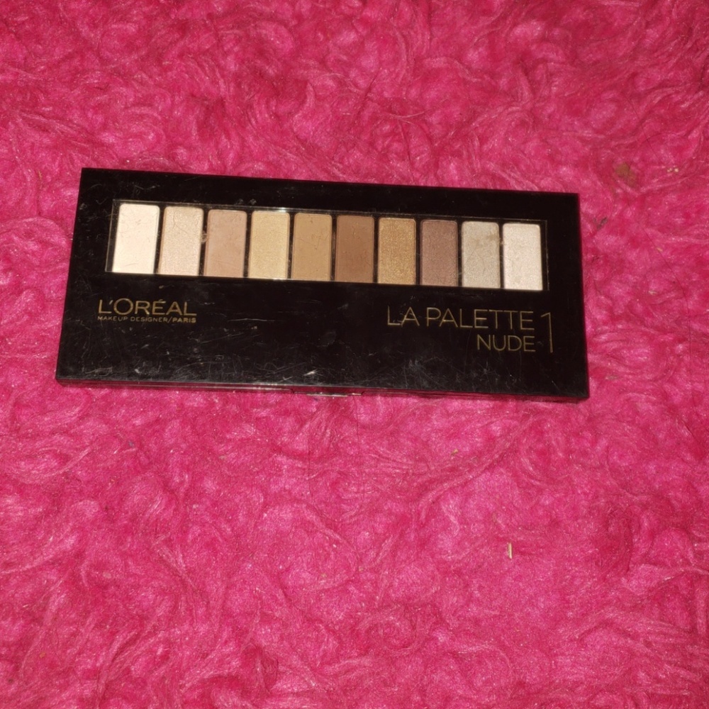 Eyeshadow palette